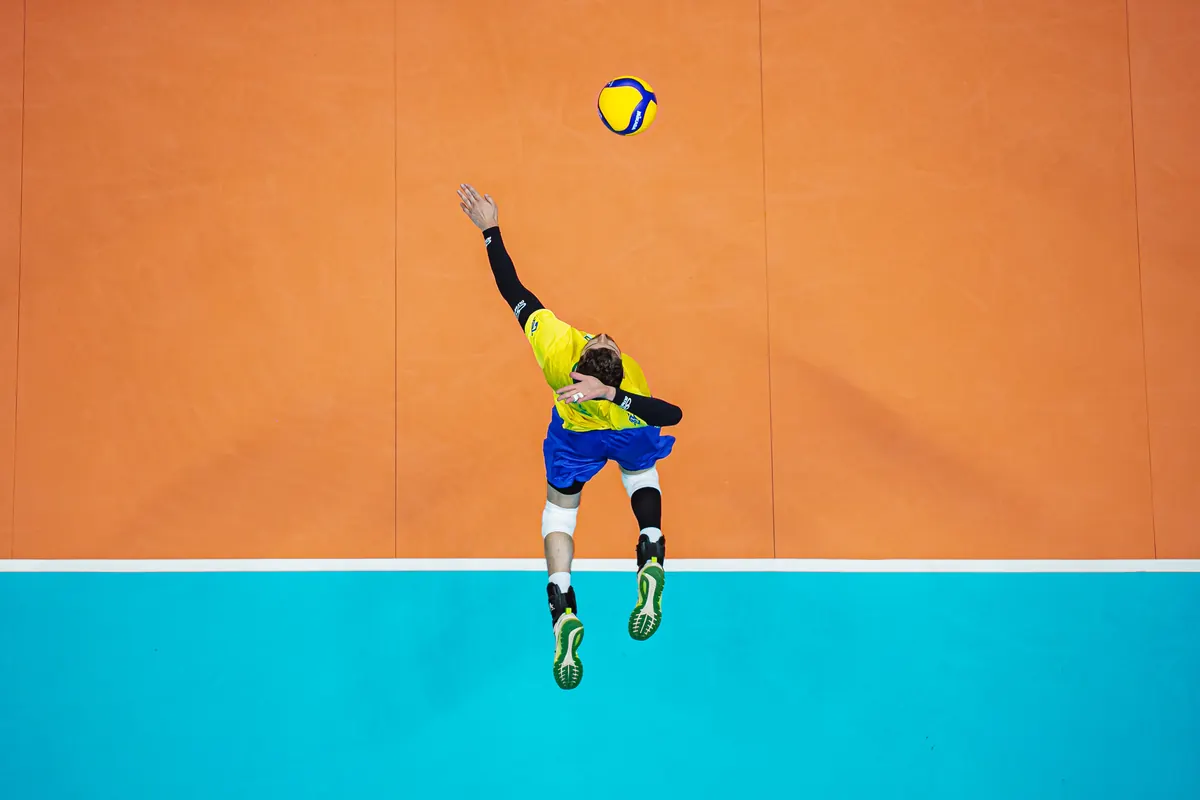 Brazil attacker spiking, seen from directly above